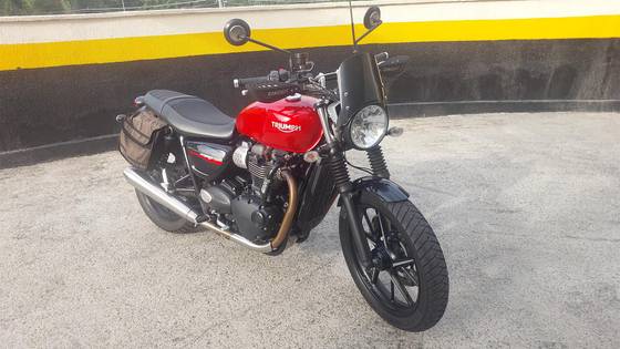 TRIUMPH STREET TWIN 